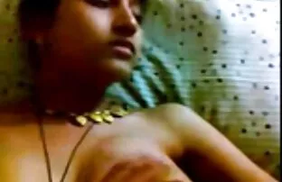XXX سارة يأخذ صديقتها إلى علاقة مثلية صور طياز بلدي حميمة
