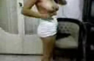 XXX رجل مرضية سكس عنيف متحرك عن طريق الفم