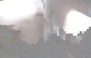 XXX وضع دجاجة من تلقاء زب في كس متحرك نفسه