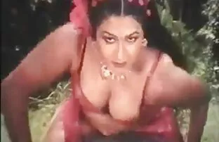 XXX الآسيوية يحصل على كساس مشعرة خصم لتأجير المساكن