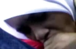 XXX ارتداء صور سكس عالمي بدلة